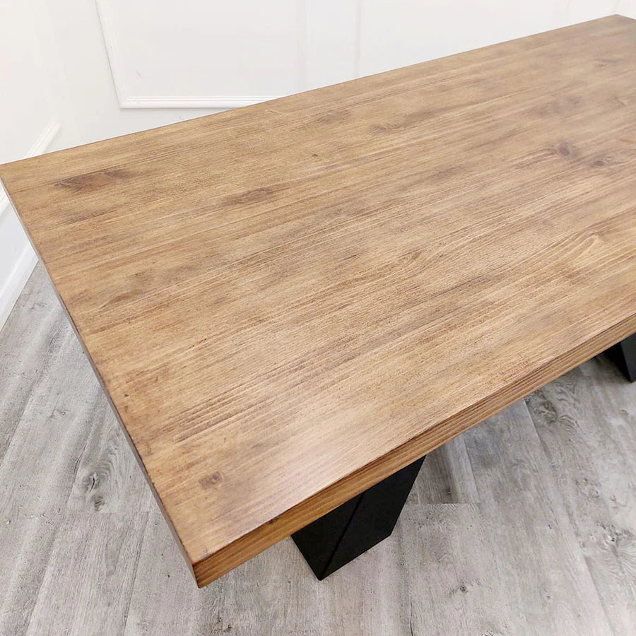 Axel 1.8m Small Oak Dining Table With 4 Chairs